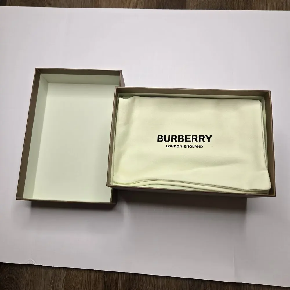 Burberry Vintage Check Cotton Newborn Bootie /Sneaker NWT Sizes EUR 19/ US 4